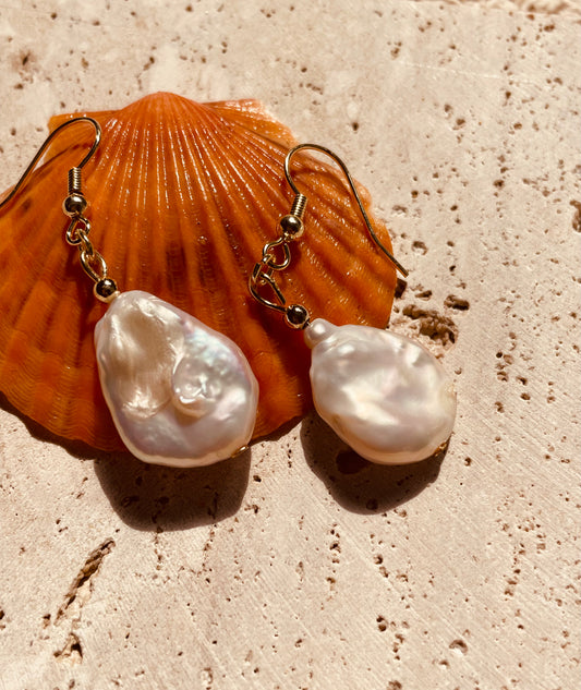 Alba's drop earrings